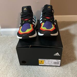 Adidas women’s Ultraboost DNA size 7